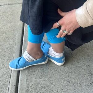 Blue Toms